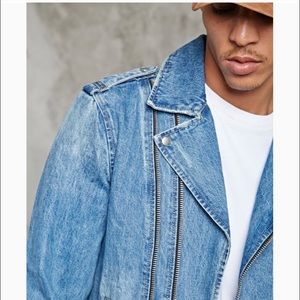 FOREVER 21 DENIM MOTO JACKET